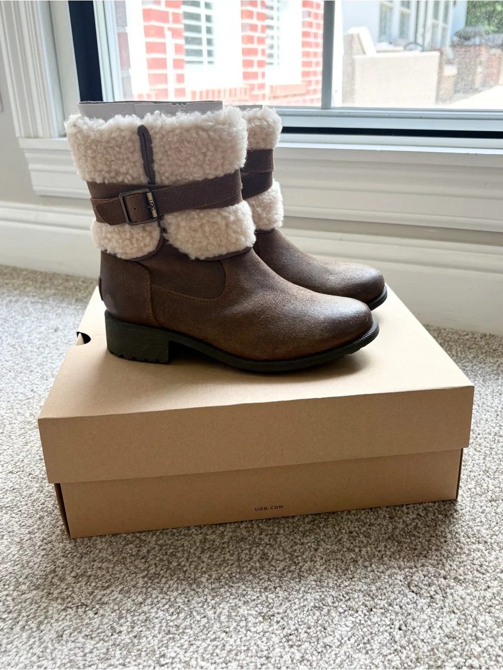 UGG Brown Leather Ankle Boots with Cream Shearling Cuff